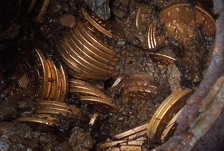 Britain’s Most Valuable Treasure Find - Metal Detecting For Coins ...